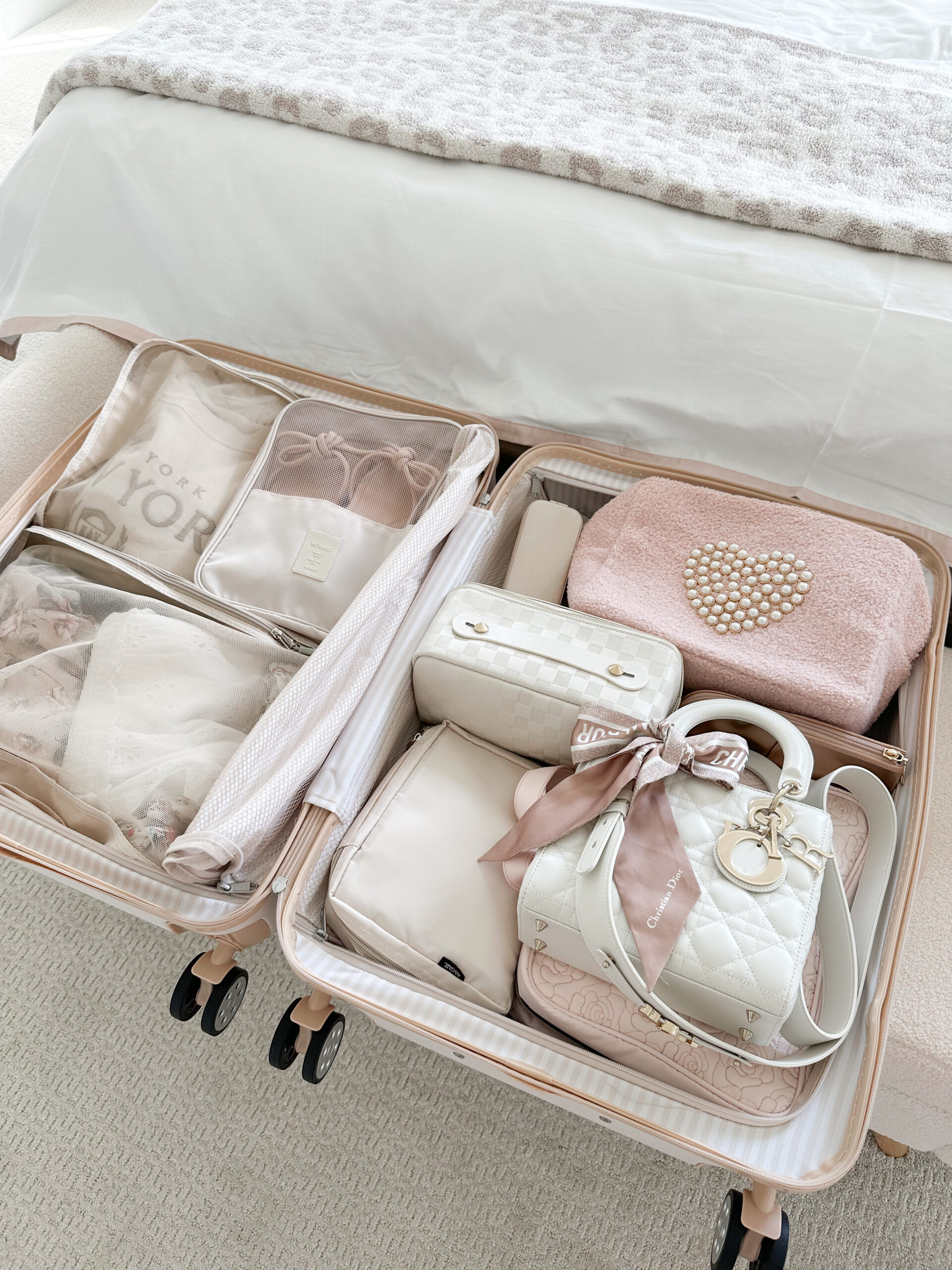 Chic & Stylish Travel Packing Tips for Your Next Getaway 🌸 Travel ...